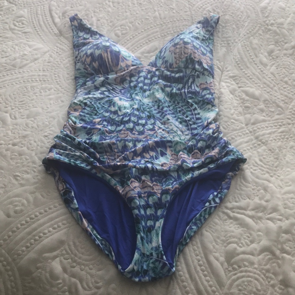Bathing suit one piece reversible